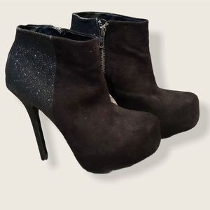 🛍 5 for $30 🛍 Black Platform Heels